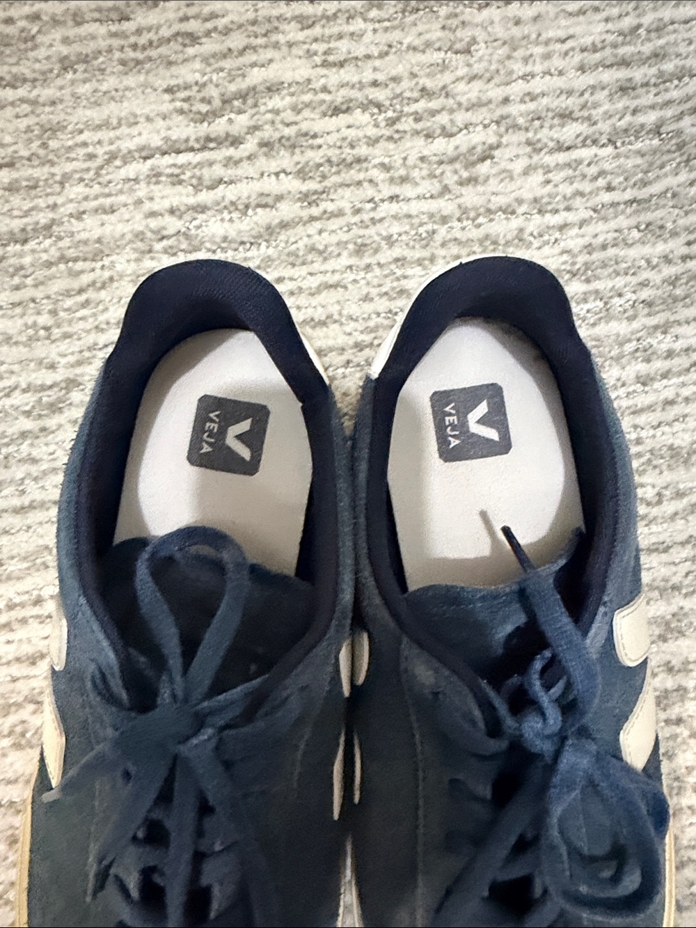 Veja men’s Navy Suede Sneakers with White V Logo sz 43 - Picture 4 of 7